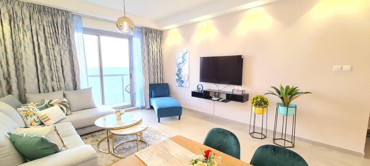 A Perfect Escape - Sea Facing Apartment Рас ал Хайм Екстериор снимка
